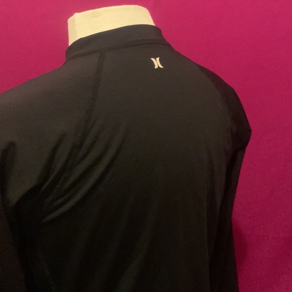 Hurley size small long sleeve spandex zip up top like new condition - Picture 4 of 4